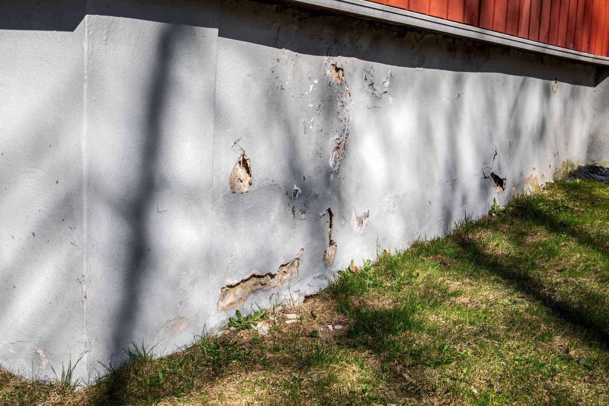 house with foundation problems