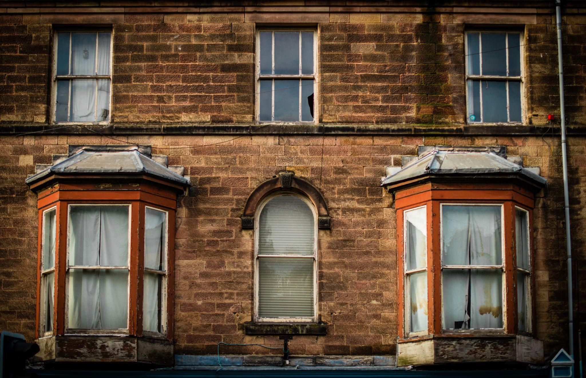 Old house in disrepair 